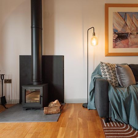 The Retreat, Waterfront & Log Burner Villa Christchurch  Exterior foto