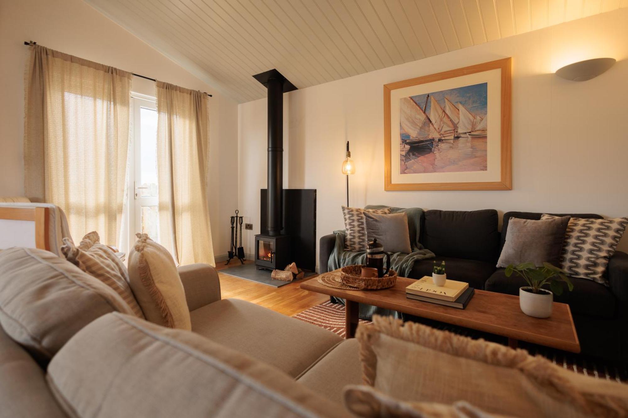 The Retreat, Waterfront & Log Burner Villa Christchurch  Exterior foto